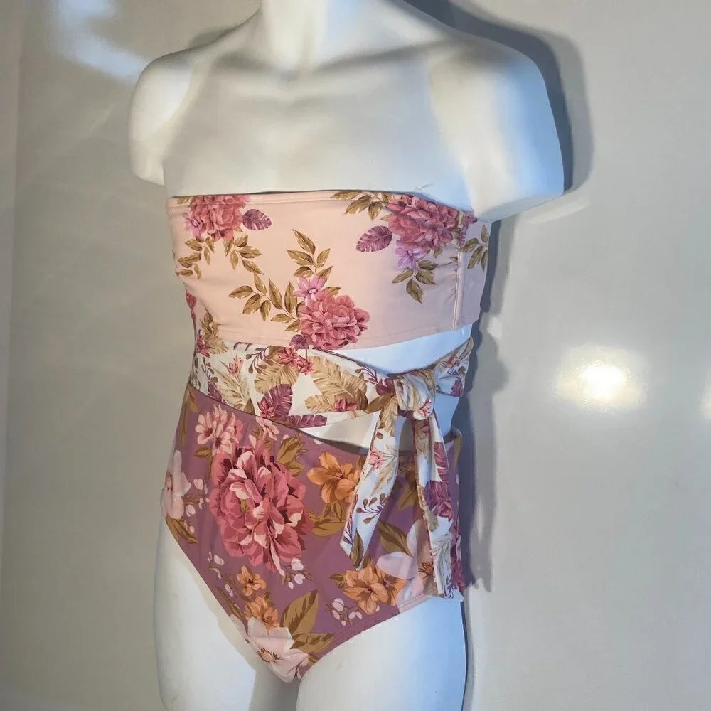 Kona Sol NWT SZ M Pink Floral Cut Out One Piece Figure Flattering Swimsuit Beach